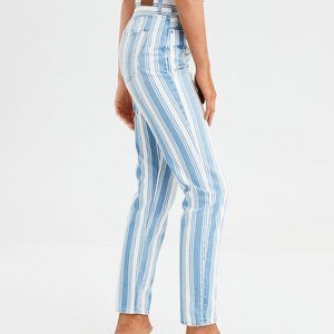 LIKE NEW AE Mom jeans